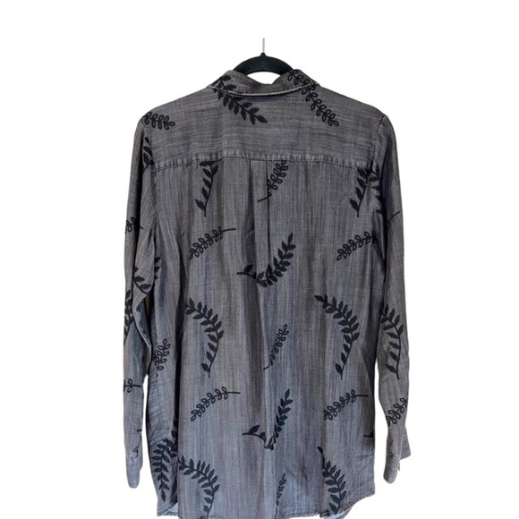 Soft Surroundings Papyrus Embroidered Chambray
Shirt in Gray
Size 1X - Picture 5 of 8